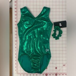 NWT / GK V-Neck Mystique Tank Leotard 
Kelly Green Mystique / CL (child large)